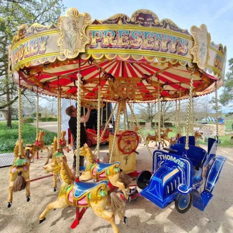 Ferris Wheel by Amusement Ride Manufacturer in Delhi