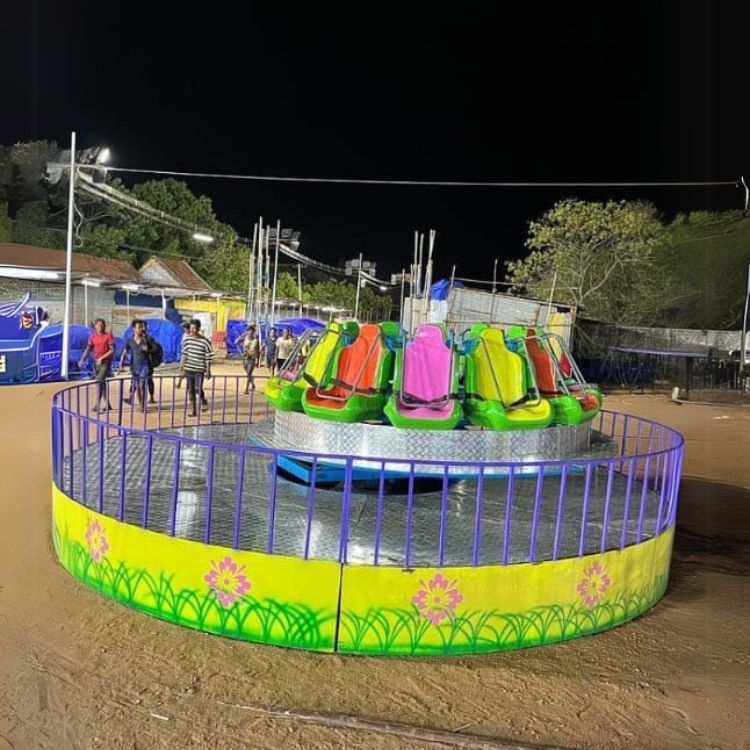 Ferris Wheel by Amusement Ride Manufacturer in Delhi